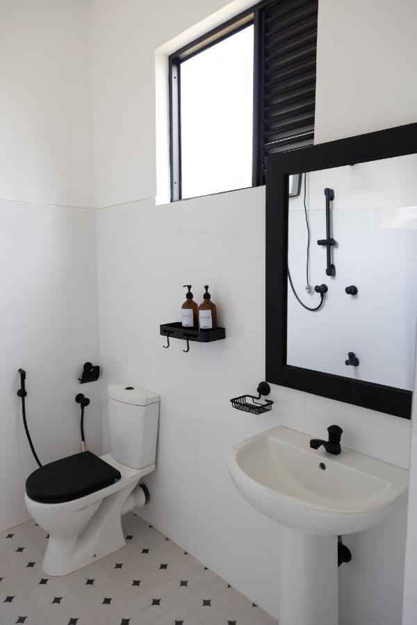Spindrift Hostel Madiha (Adults Only) Матара Экстерьер фото
